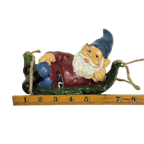 Garden Gnome Hanging in a Leaf Hammock Figurine 8" Outdoor Figurine Decor NEW - Picture 6 of 8